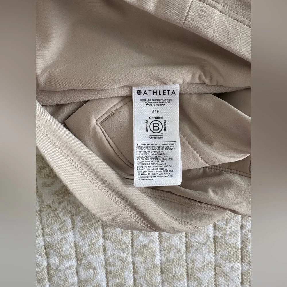 Athleta Apres Ski Down Solstice Quilted Jogger Pants in Abalone Grey | Size 8 - Picture 11 of 16